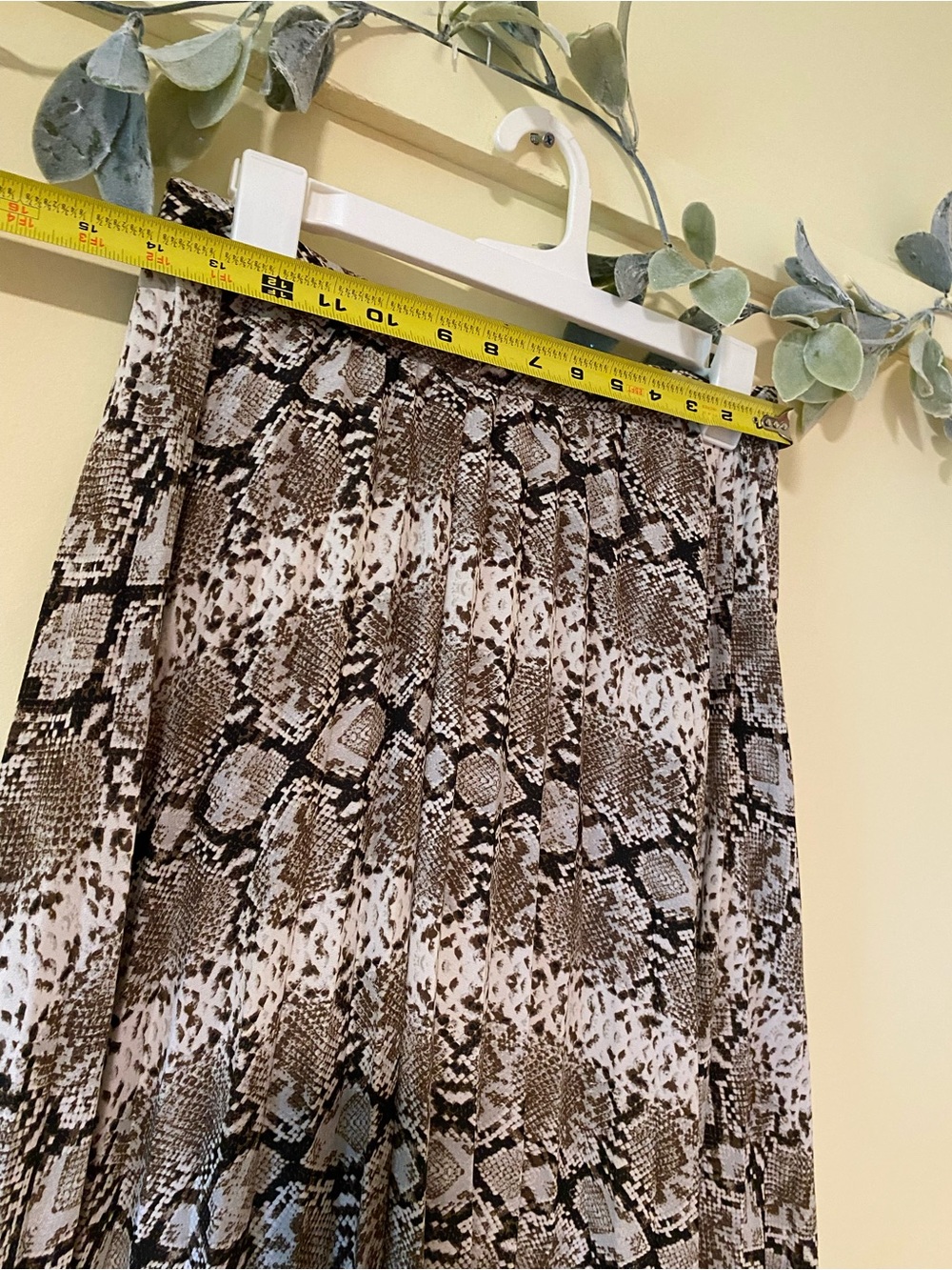 Banana Republic Snake Print Midi Pleated Skirt - Picture 2 of 3